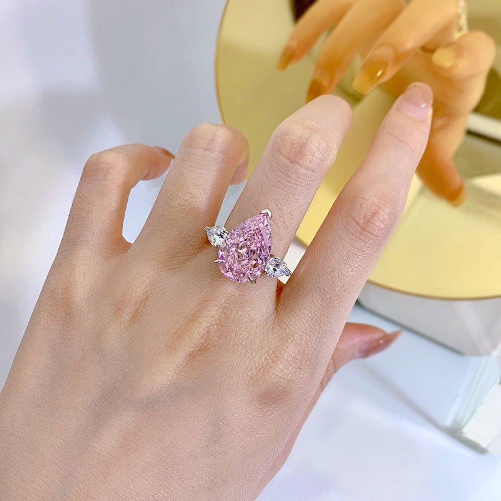 Urqanyu S925 silver diamond water drop cubic zirconia ring 11*17