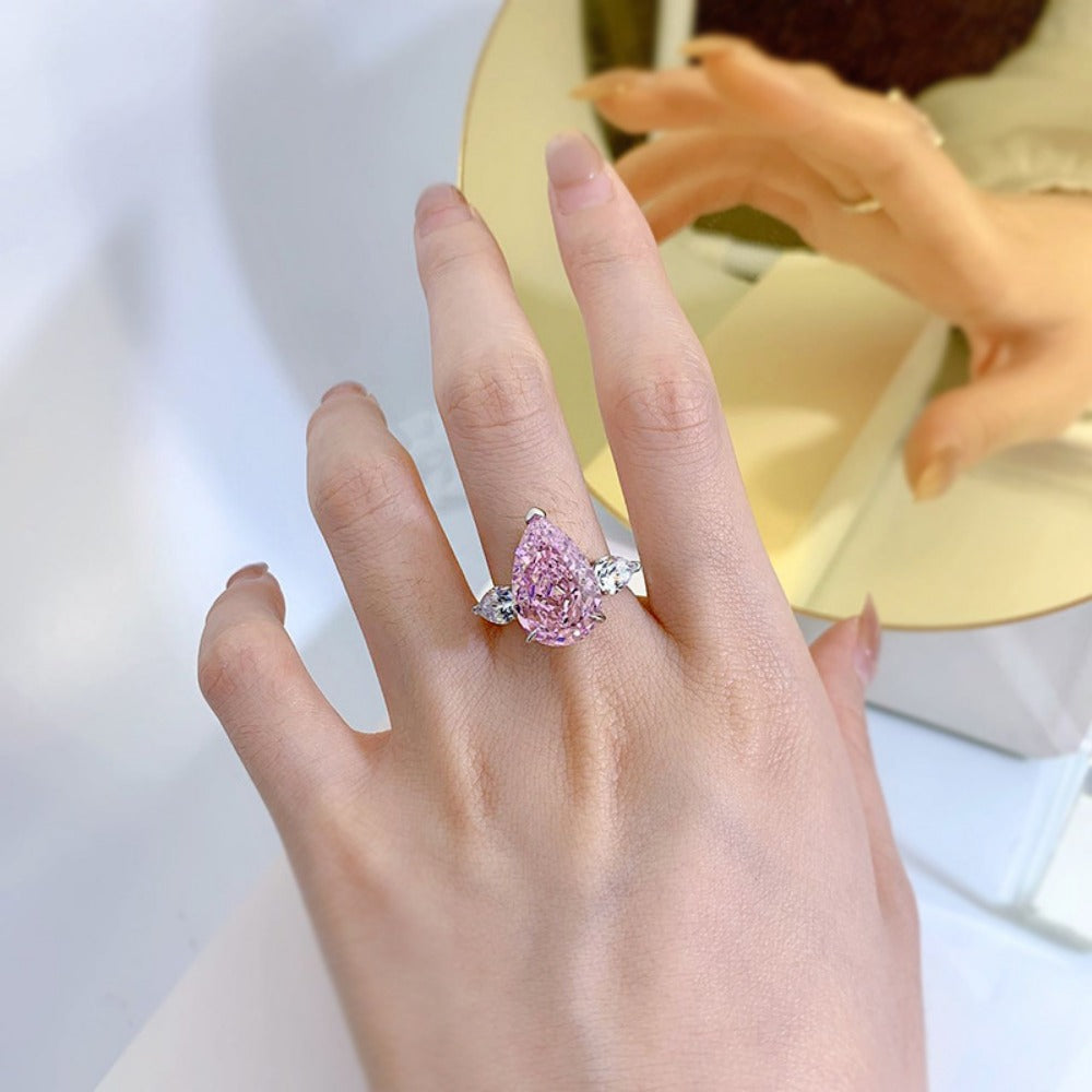 Urqanyu S925 silver diamond water drop cubic zirconia ring 11*17