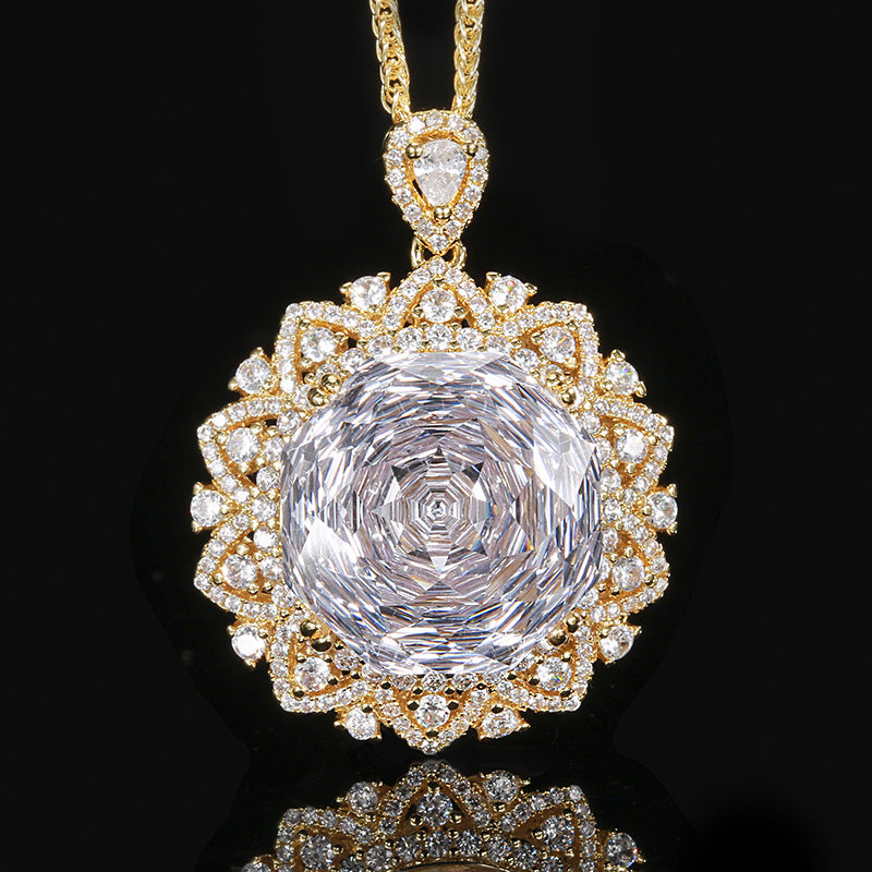Urqanyu Copper-base gold-plated rose-cut elegant retro cubic zirconia pendant necklace