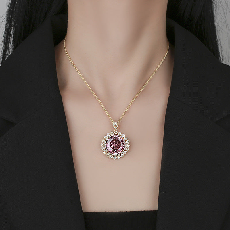Urqanyu Copper-base gold-plated rose-cut elegant retro cubic zirconia pendant necklace