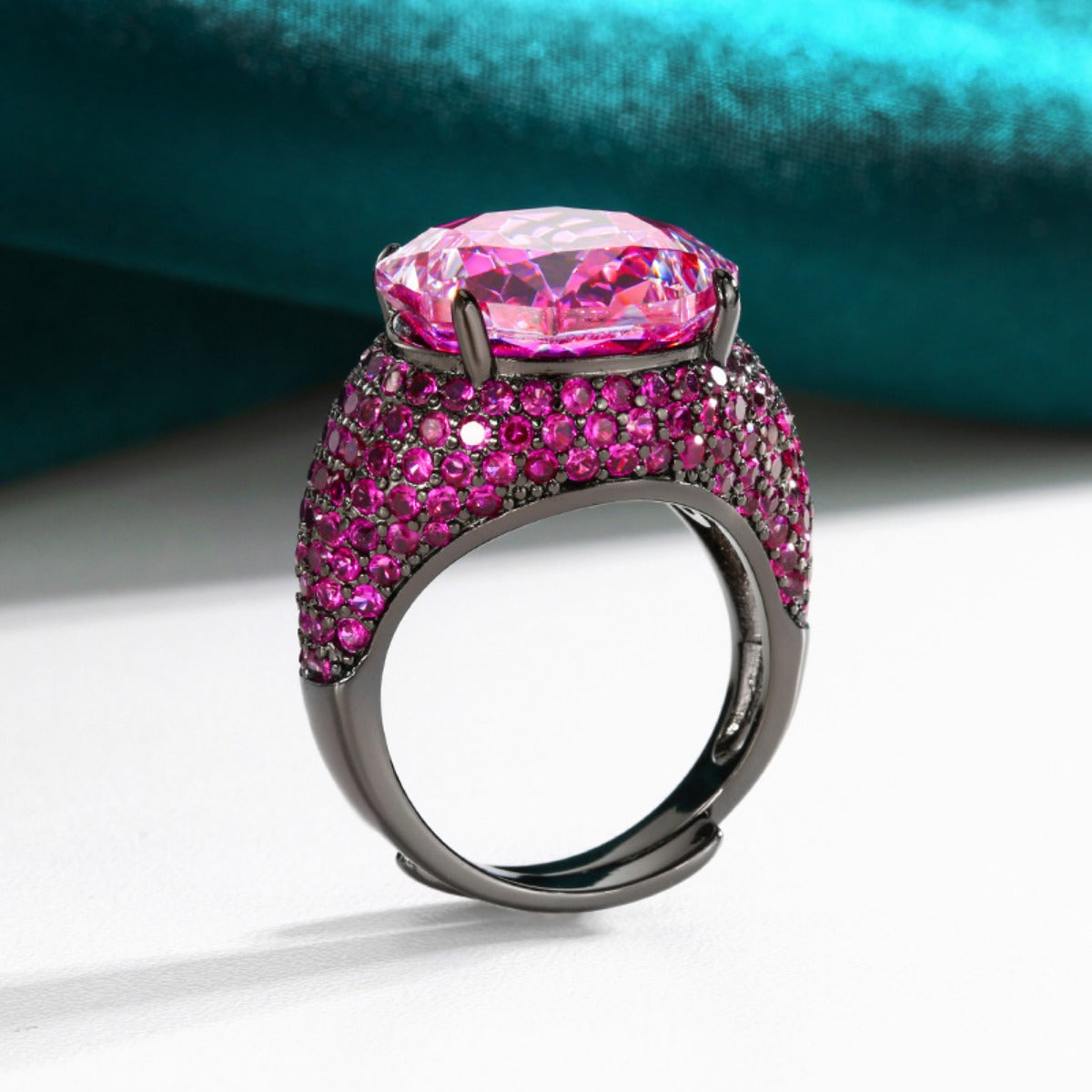 Urqanyu copper-based gold-plated simulated rose-cut gradient black gold personalized cubic zirconia ring