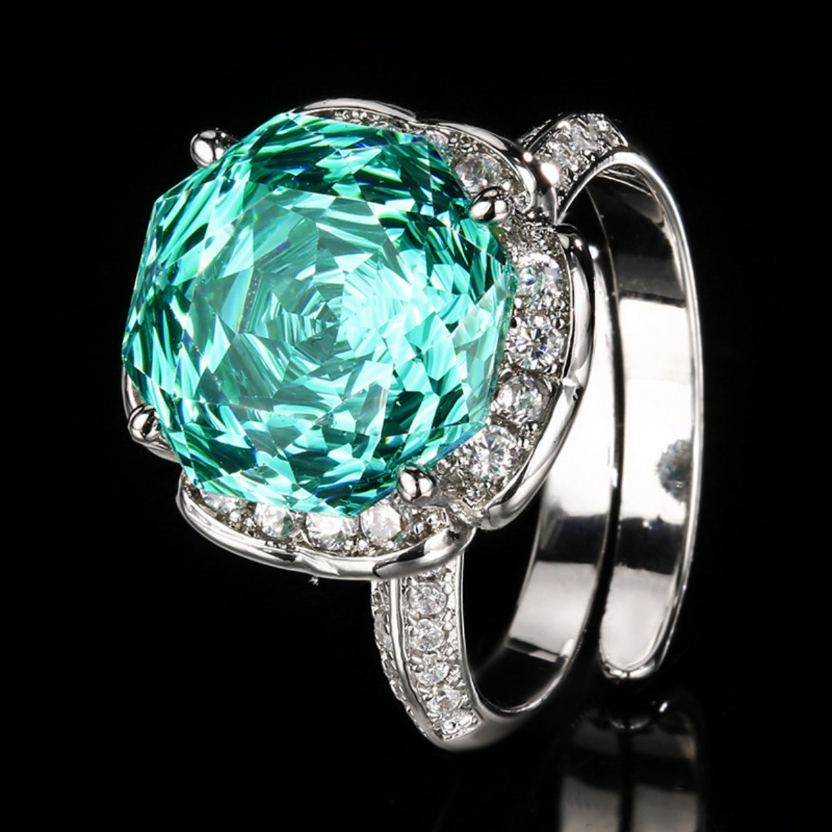 Urqanyu Copper Gold-plated Simulated Rose Cut Sea Blue Bud Textured Cubic Zirconia Ring 12mm