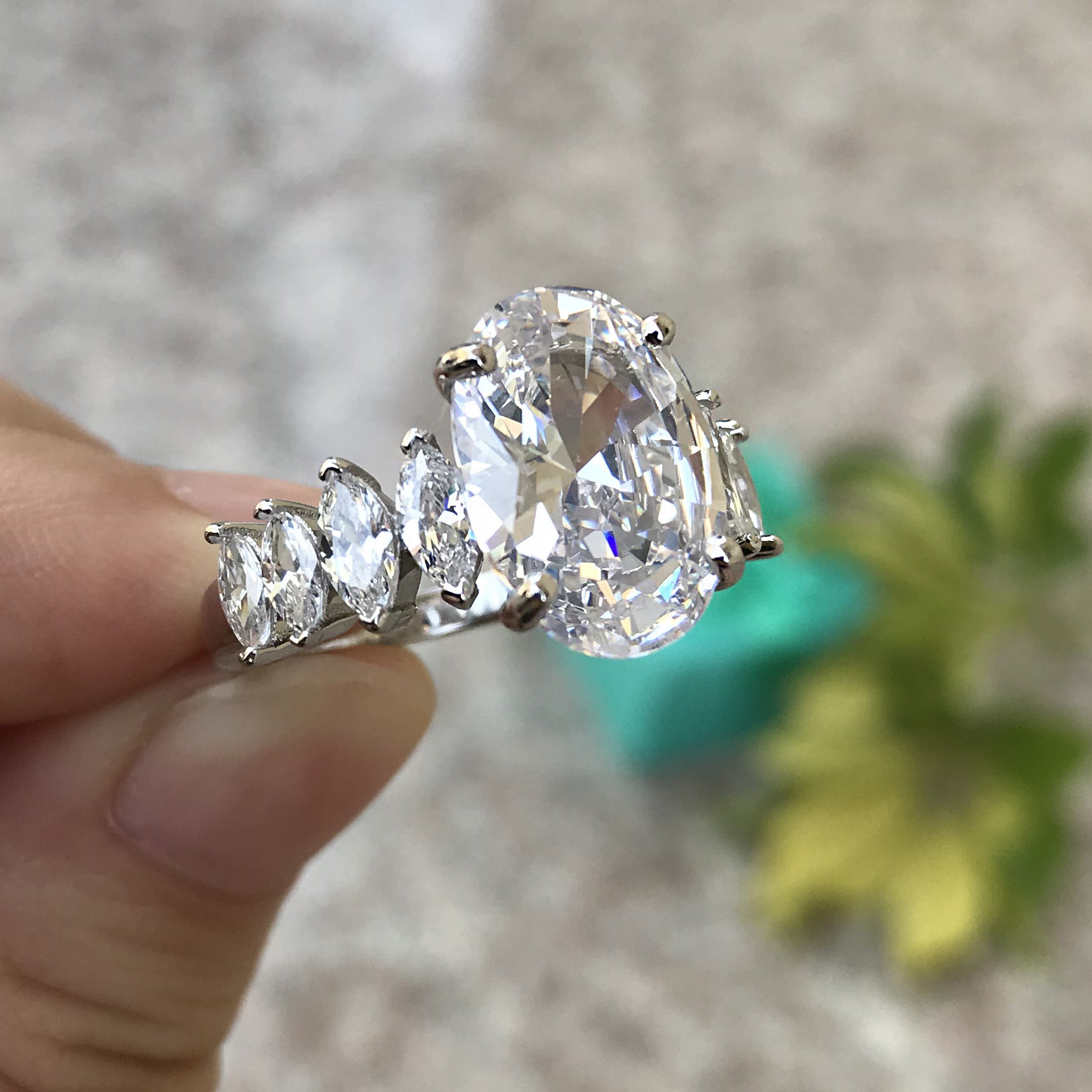 Urqanyu S925 silver oval popular fashion cubic zirconia engagement ring