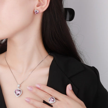 Urqanyu gold-plated copper simulated bird's nest cut dried rose heart-shaped cubic zirconia pendant necklace