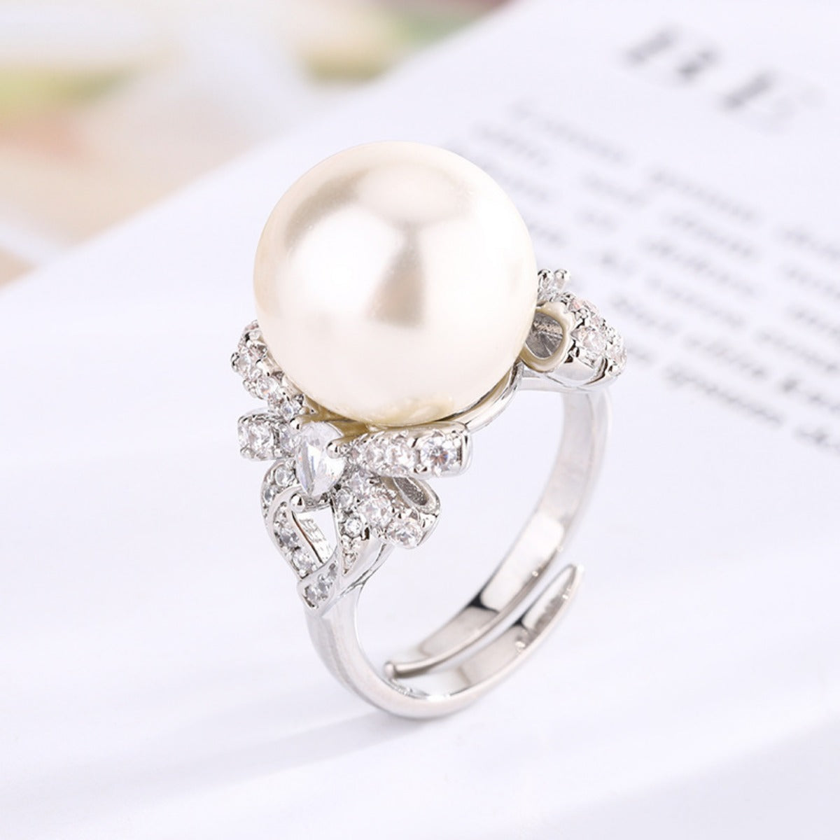 Urqanyu Gold Plated Copper Inlaid Mother-of-Pearl Butterfly Cubic Zirconia Ring 14mm