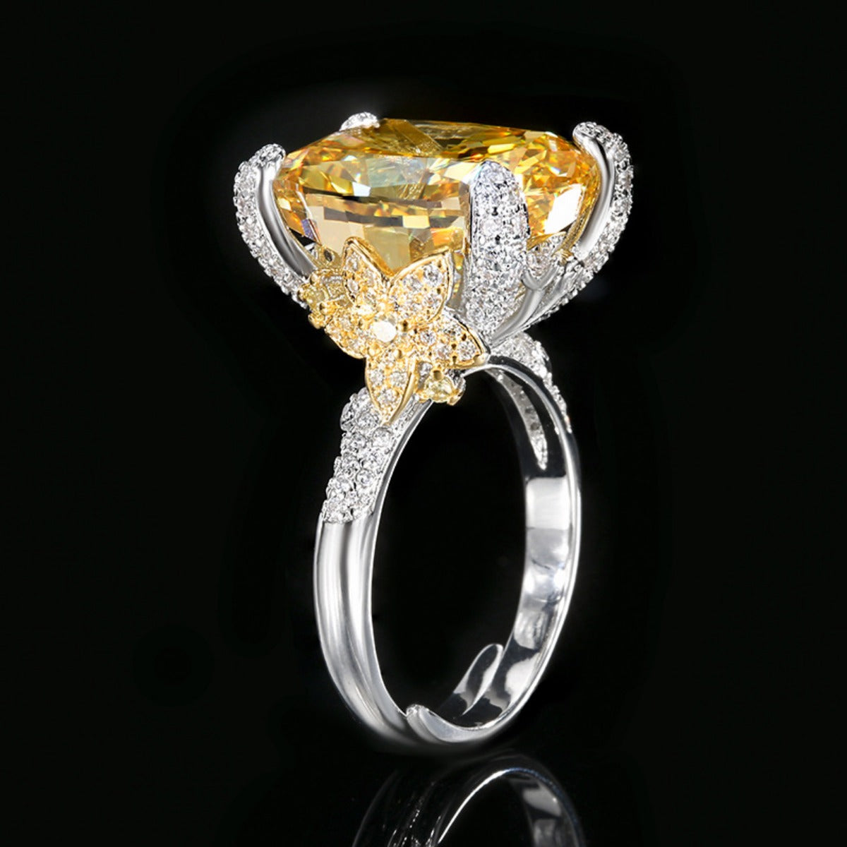 Urqanyu copper-based gold-plated ice flower square diamond temperament retro cubic zirconia ring