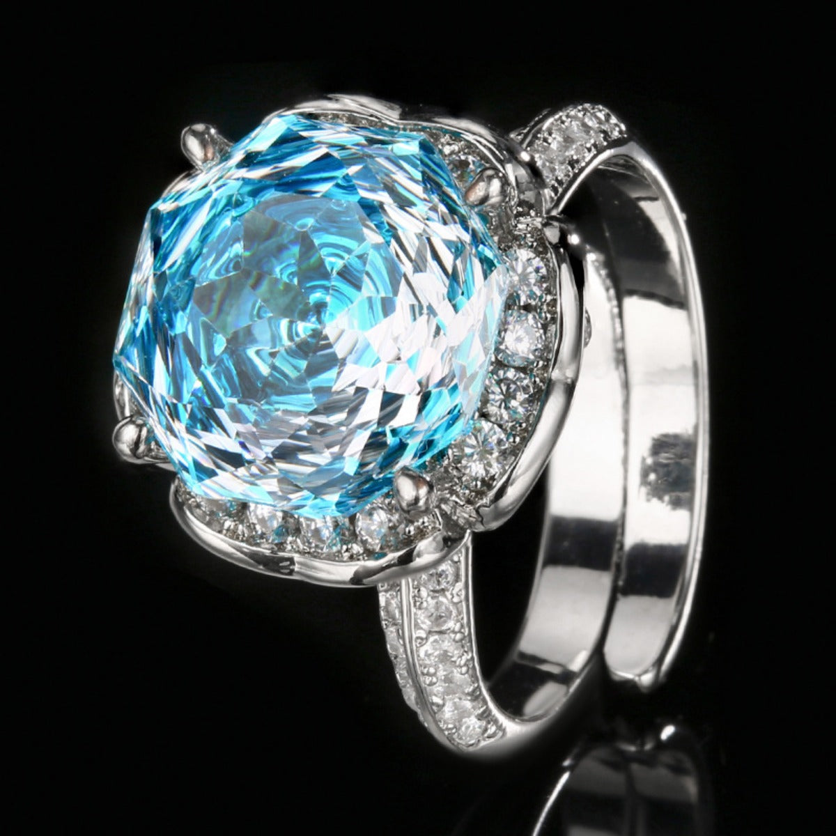 Urqanyu Copper Gold-plated Simulated Rose Cut Sea Blue Bud Textured Cubic Zirconia Ring 12mm