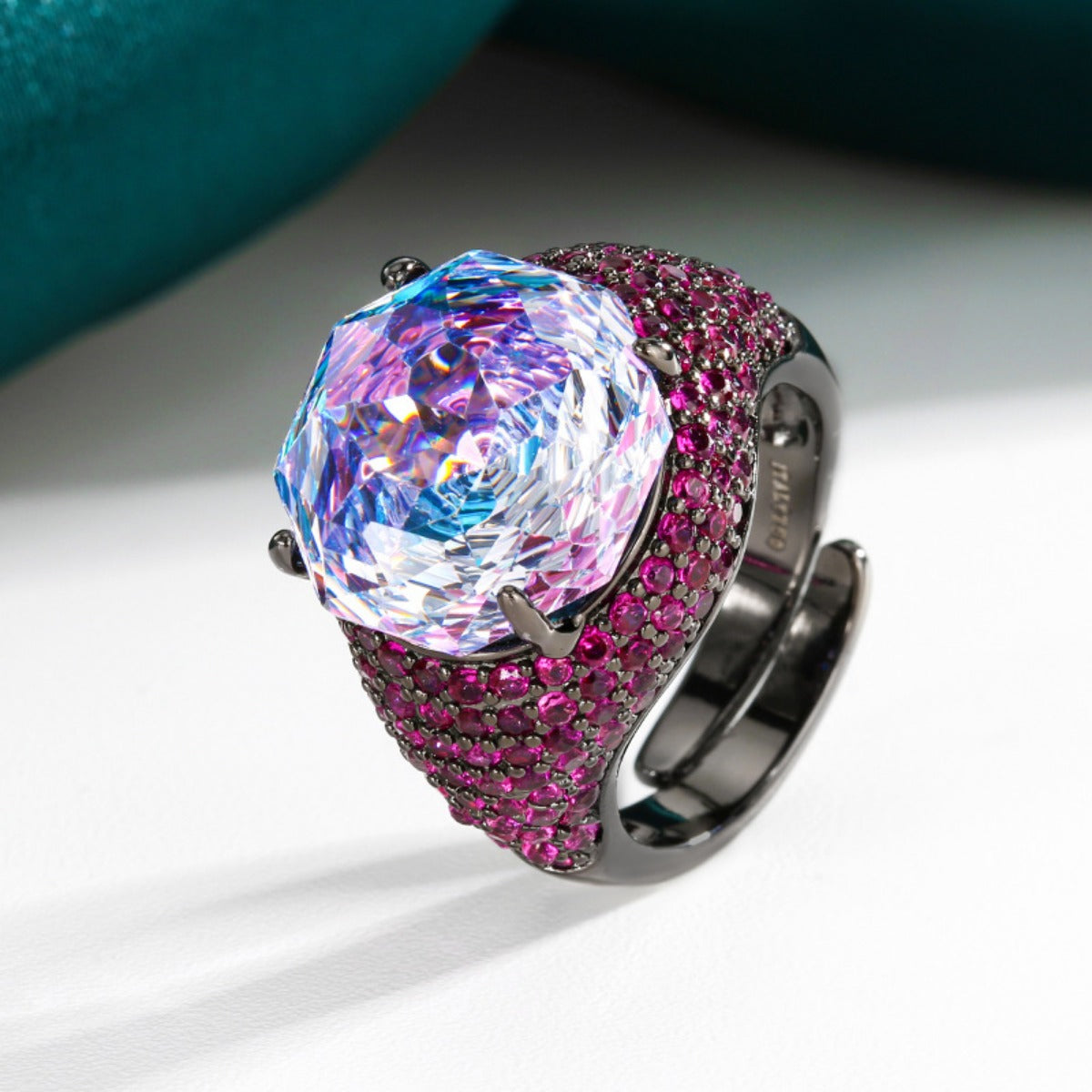 Urqanyu copper-based gold-plated simulated rose-cut gradient black gold personalized cubic zirconia ring