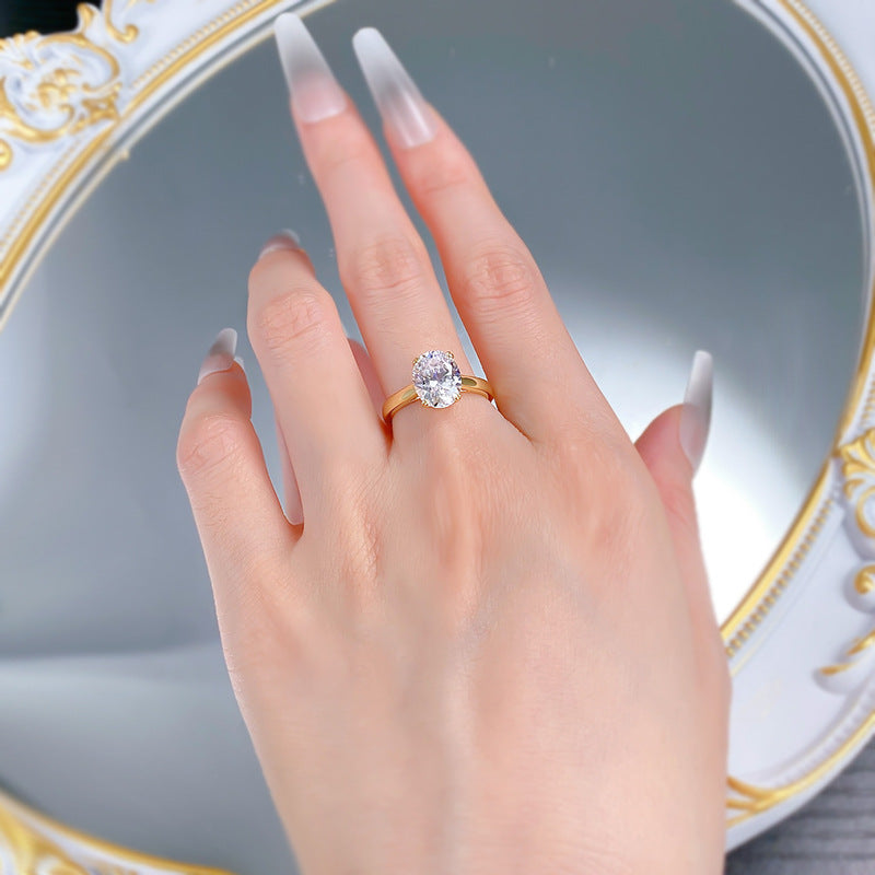 Urqanyu S925 silver inlaid 4 carat pigeon egg cubic zirconia ring