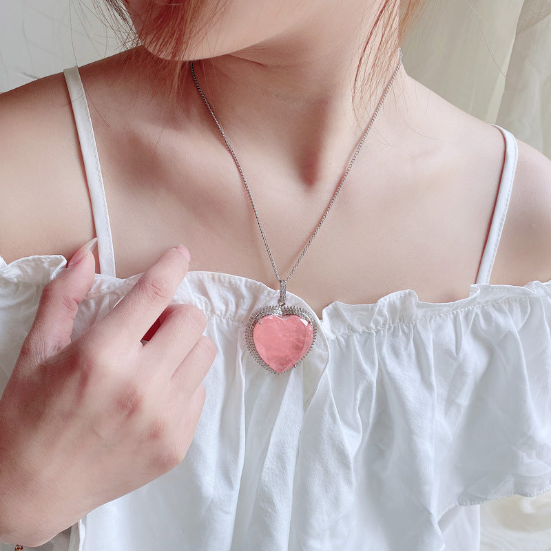 Urqanyu copper base gold-plated classic retro sweater chain large heart-shaped colored gemstone cubic zirconia pendant necklace