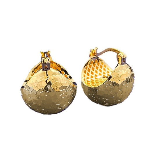 Urqanyu S925 sterling silver sparkling flashing broken ice ice light ball pine cone earrings fashionable cold style