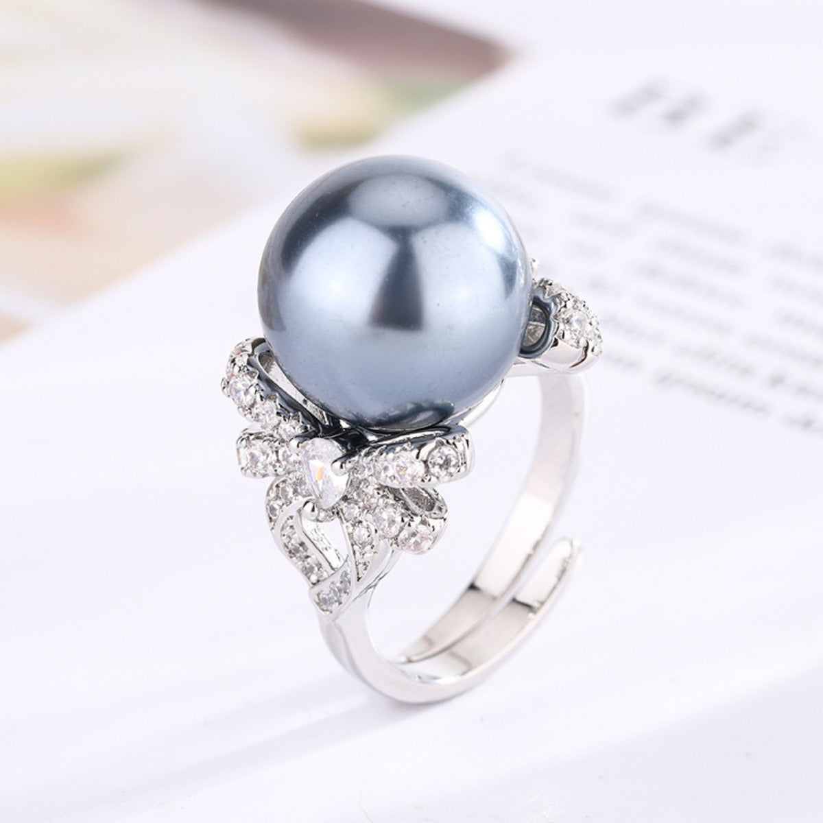 Urqanyu Gold Plated Copper Inlaid Mother-of-Pearl Butterfly Cubic Zirconia Ring 14mm
