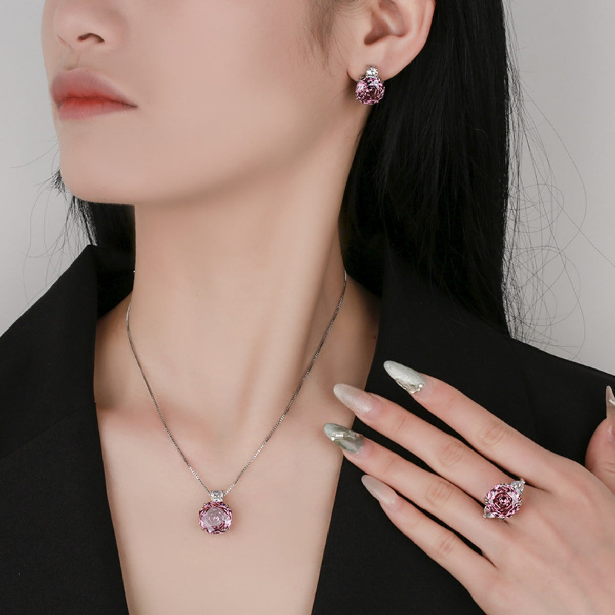 Urqanyu Copper-base gold-plated imitation rose-cut dried rose simple style cubic zirconia pendant necklace
