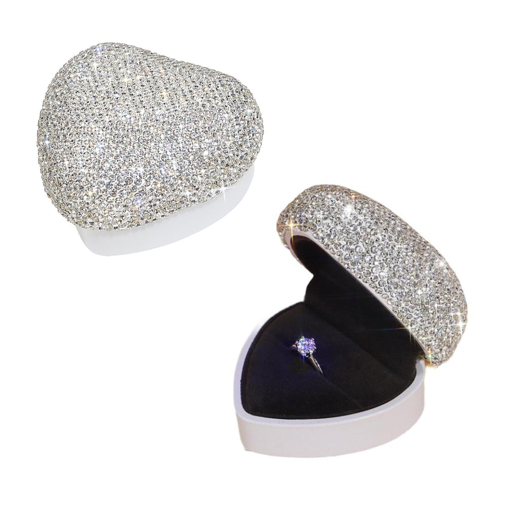 Urqanyu Cool white diamond inlaid heart shape ring box with LED light